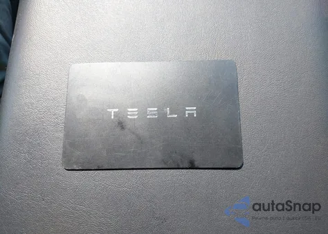 2020 Tesla Model 3 Long Range Dual Motor All-Wheel Drive z USA, uszkodzony, nr VIN 5YJ3E1EB6LF746747